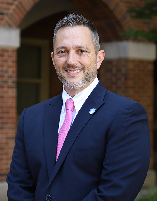 Chris Thomas headshot