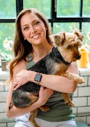 Angela Graves headshot