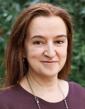 Fatima Encabo headshot